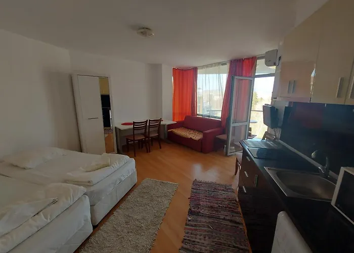 & Perla * ساني بيتش