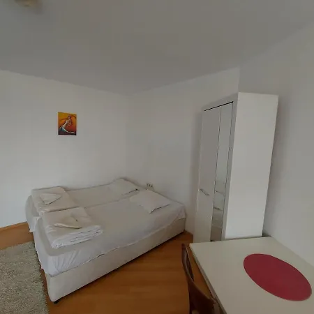 Apartment & Perla