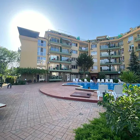 Apartment & Perla *